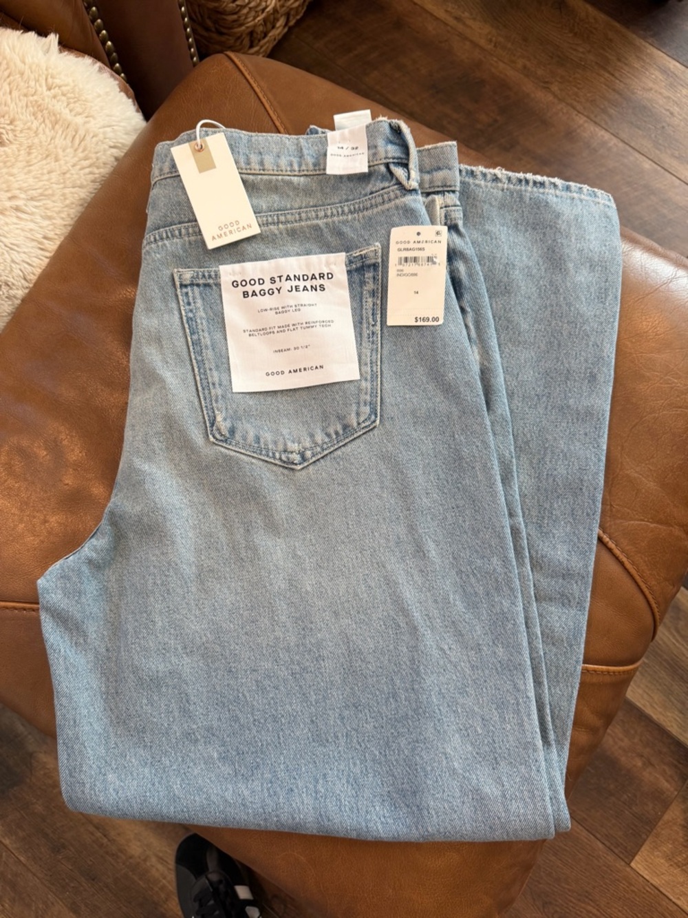 Good American Light Wash Baggy Jeans